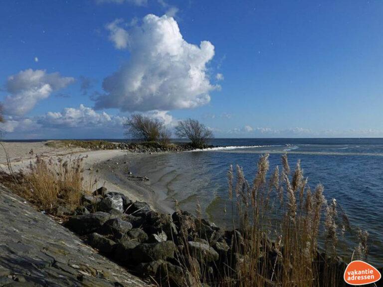 De IJsselmeerkust bij Gaasterland
